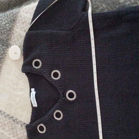 Lulu-B Grommet black knit Vneck sweater L - Picture 2 of 14